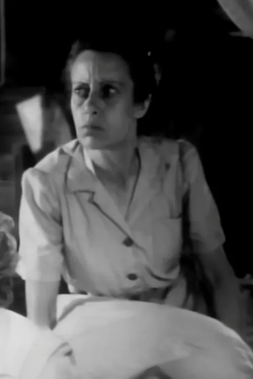 Sylvia Andrew interpretando a Cook