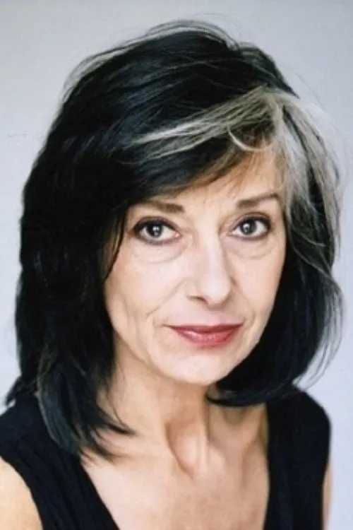 Sylvie Milhaud interpretando a Mme Sarah