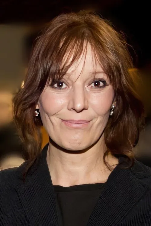 Szidi Tobias interpretando a Flowerly