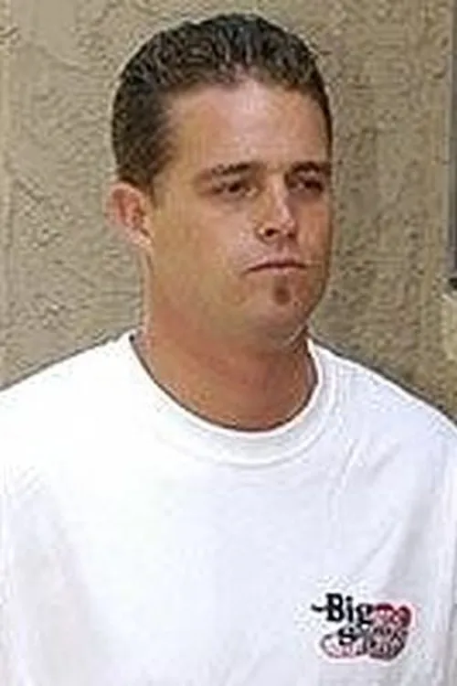 T.J. Cox interpretando a 