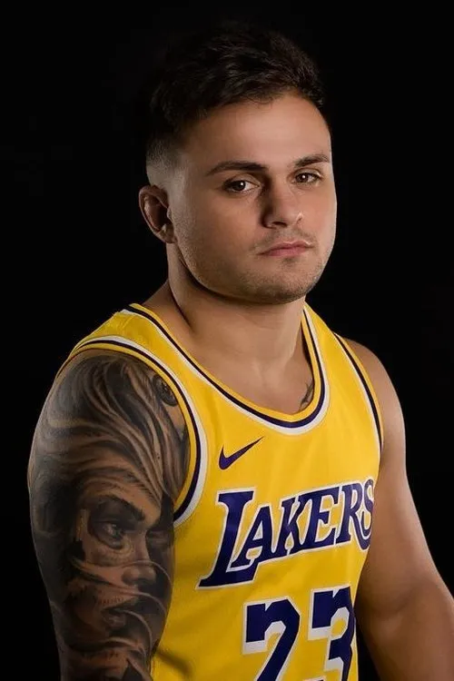 T.J. Laramie interpretando a Self