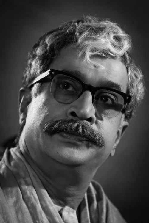 T. S. Muthaiah interpretando a Pareed