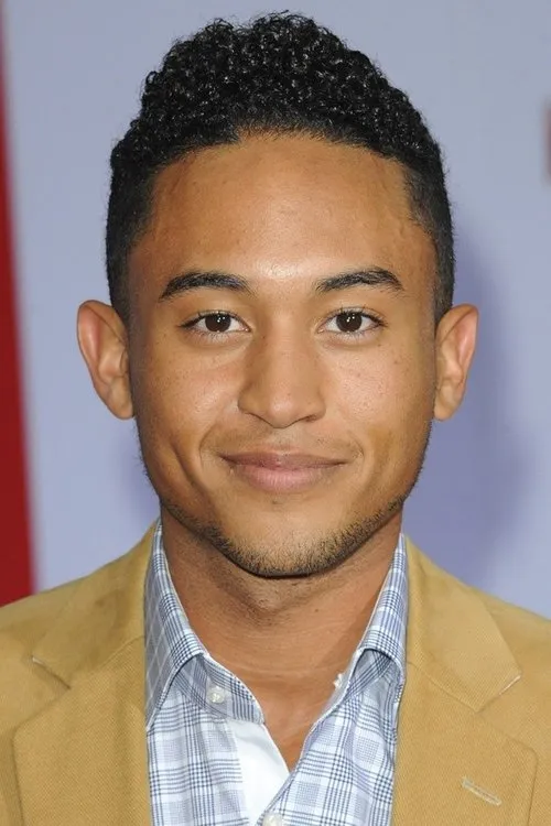 Tahj Mowry — personaje: Tucker Dobbs