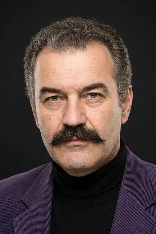 Yalçin Tülpar ha trabajado con Tahsin Koray en 1 ocasiones