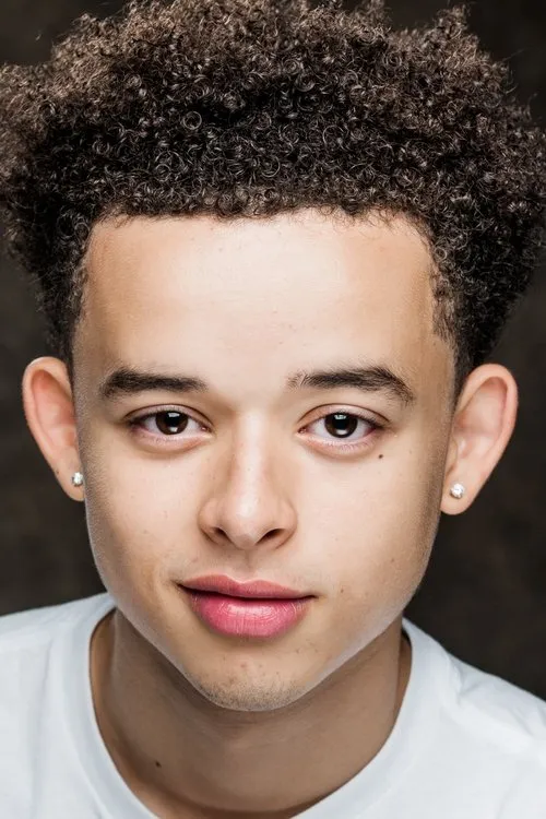 Taj Speights interpretando a Finn