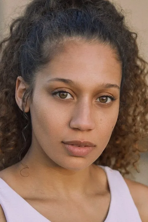 Takia Morrison interpretando a Sally (Blabber Contestant)