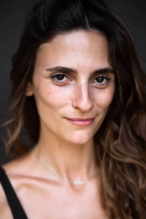 Talia Martin interpretando a Jane Pierce