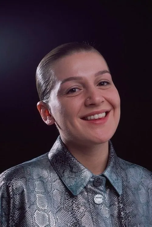 Tamar van Waning interpretando a