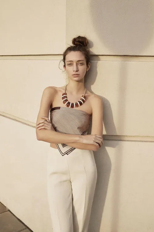 Tamara Leschner interpretando a Julia