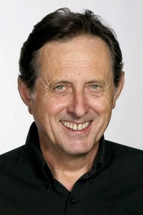 Tamás Dunai interpretando a 