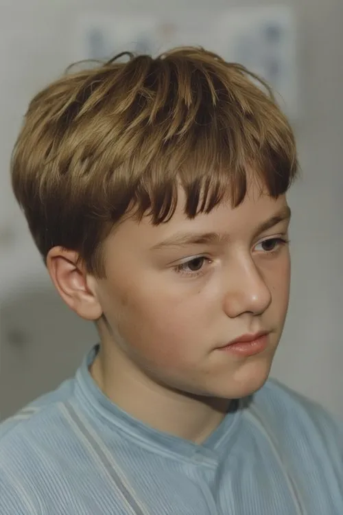 Tamer Çeliker interpretando a Kenan