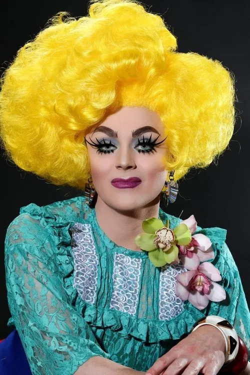 Tammie Brown — personaje: Himself - Drag professor