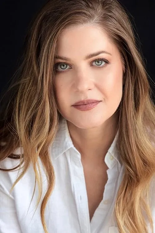 Tammy Gillis interpretando a Elise Shayne