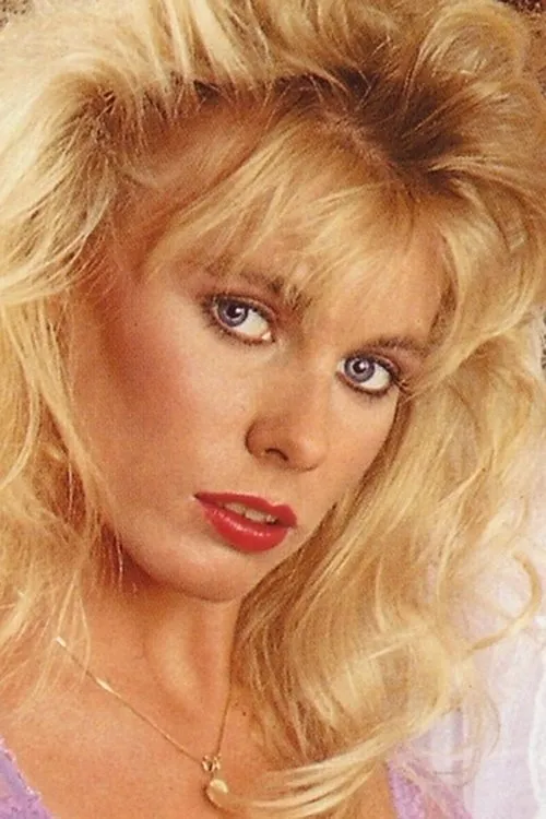 Tanya DeVries interpretando a 