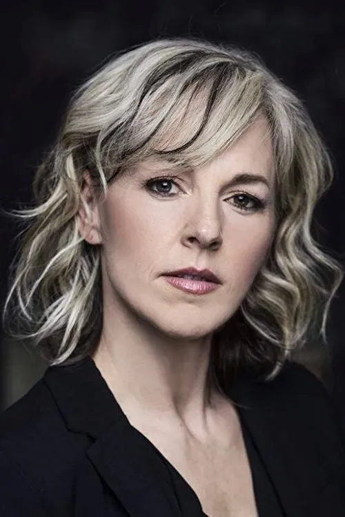 Tara Samuel — personaje: 'Vangeline Neddeau