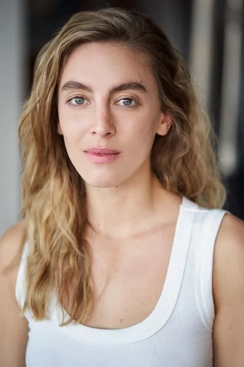 Tara Sumner interpretando a Jo Brooks