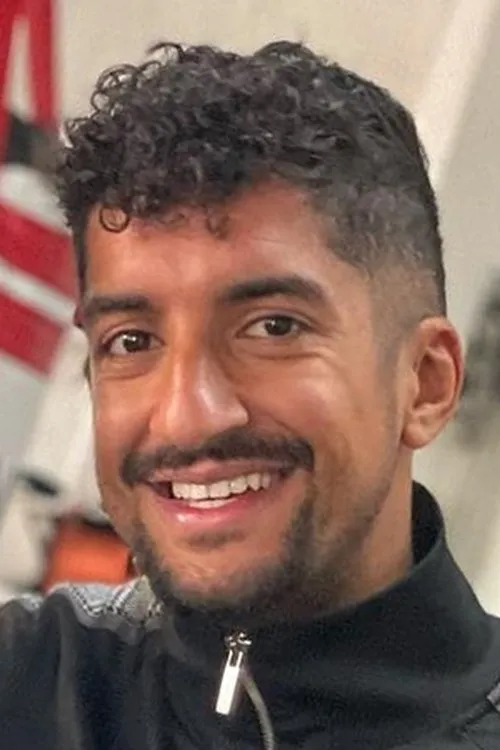 Tarik Zaina interpretando a Self