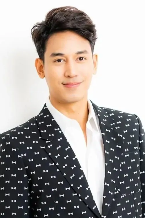 Tarkoon Karntip — personaje: Athirat Sutharak / "Thi"