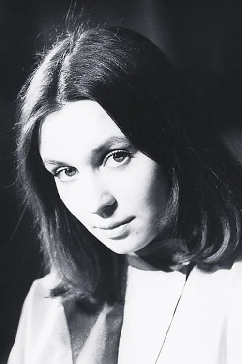 Tatyana Kochemasova interpretando a Lyudmila Zhuravlyova