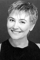 Tatyana Zbirovskaya interpretando a An Escorting Lady