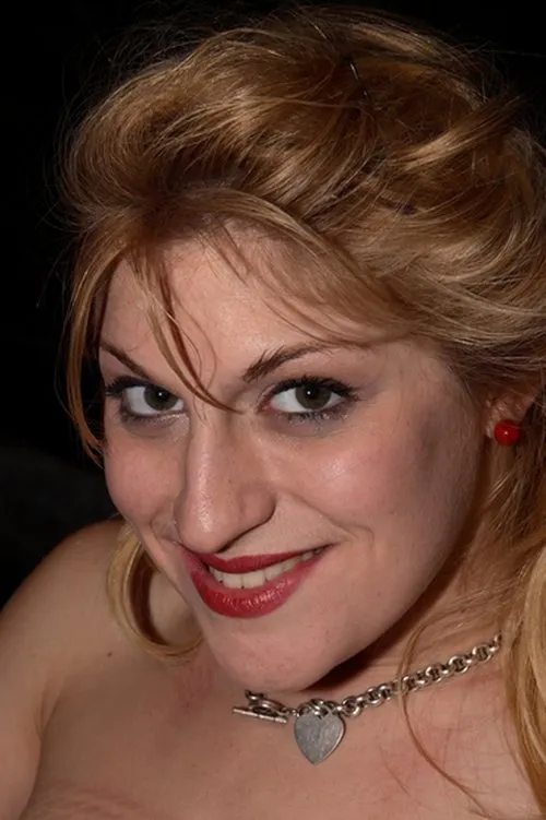 Tawni Ryden interpretando a 