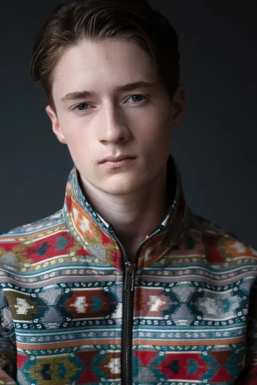 Tayden Marks interpretando a Walter