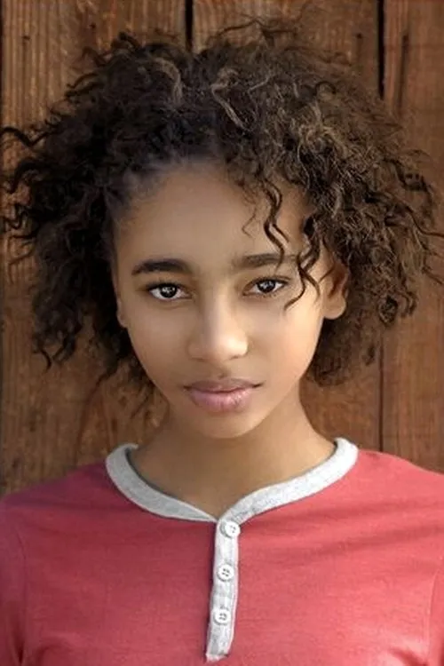 Tayler Buck interpretando a Kate