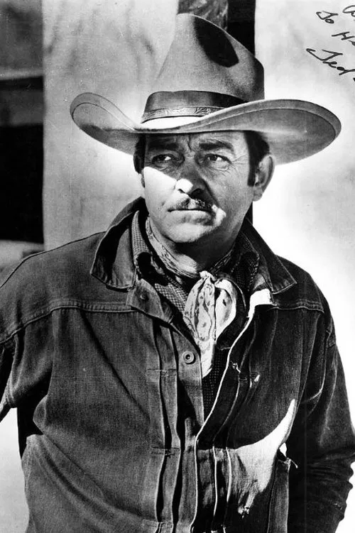 Ted French interpretando a Henchman Sneezer