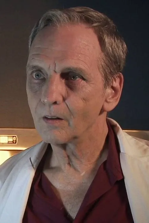 Ted Newsom interpretando a Mr. Martin