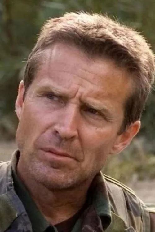 Ted Prior interpretando a Becker