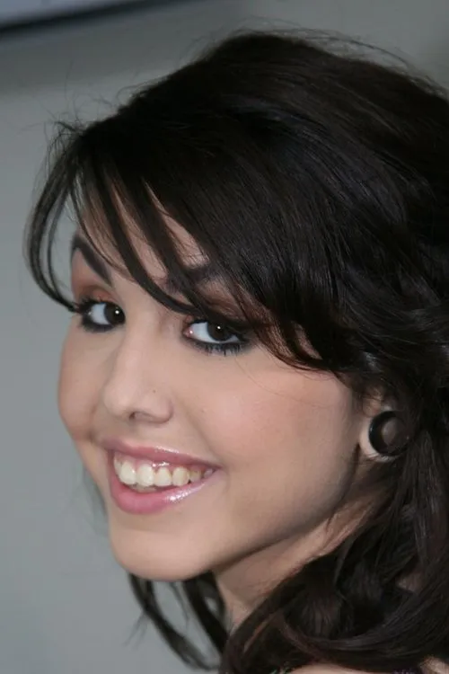 Tegan Tate interpretando a (archive footage)