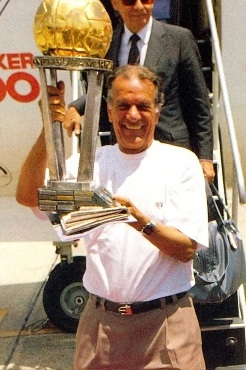 Telê Santana interpretando a Arquive Images