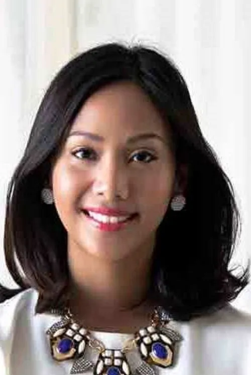 Tengku Azura interpretando a Mek Yah