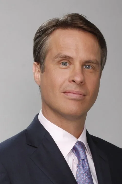 Terry Moran interpretando a Himself