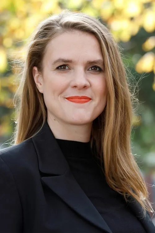 Terry Reintke interpretando a Self