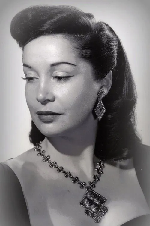 Terry Saunders interpretando a Lady Thiang