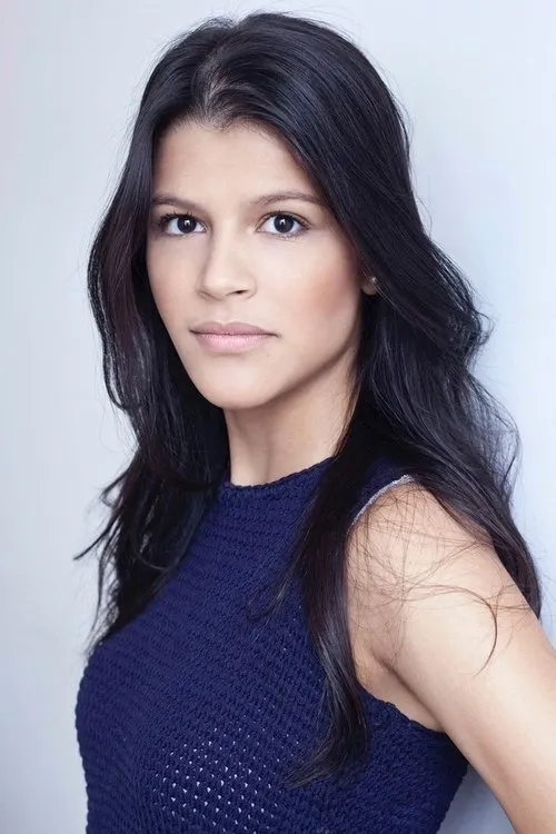 Thaiane Anjos — personaje: Theodora (21 Anos)