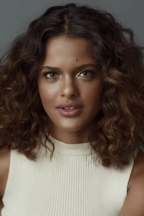 Matthew Hopkinson ha trabajado con Thainá Duarte en 1 ocasiones