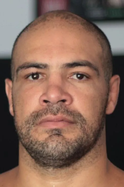 Thales Leites interpretando a Self