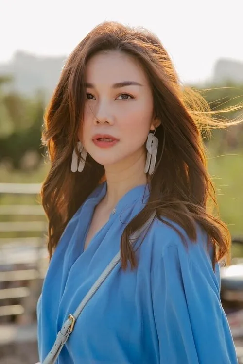 Nguy?n Minh Anh ha trabajado con Thanh Hằng en 1 ocasiones