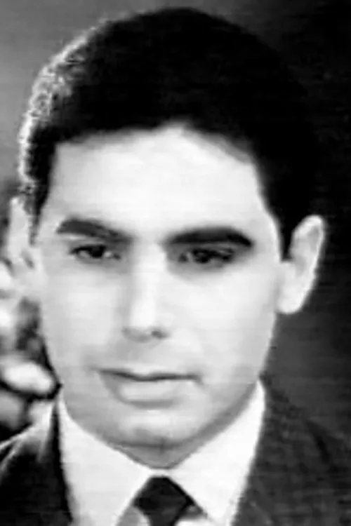 Θάνος Μαρτίνος interpretando a Iason Dendis