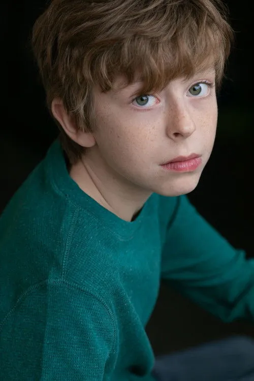 Thatcher Jacobs interpretando a Rudolph Priest