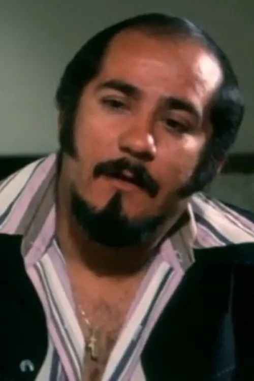 The Amazing Ricardo interpretando a Hairstylist