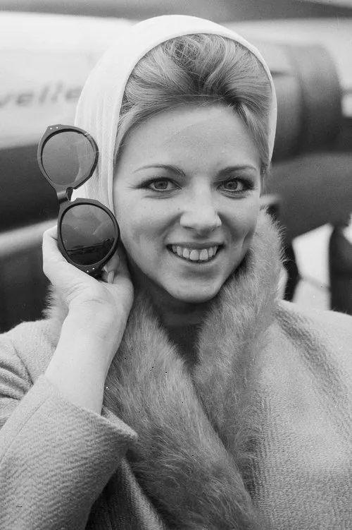 Thea Fleming en su biografía y filmografía