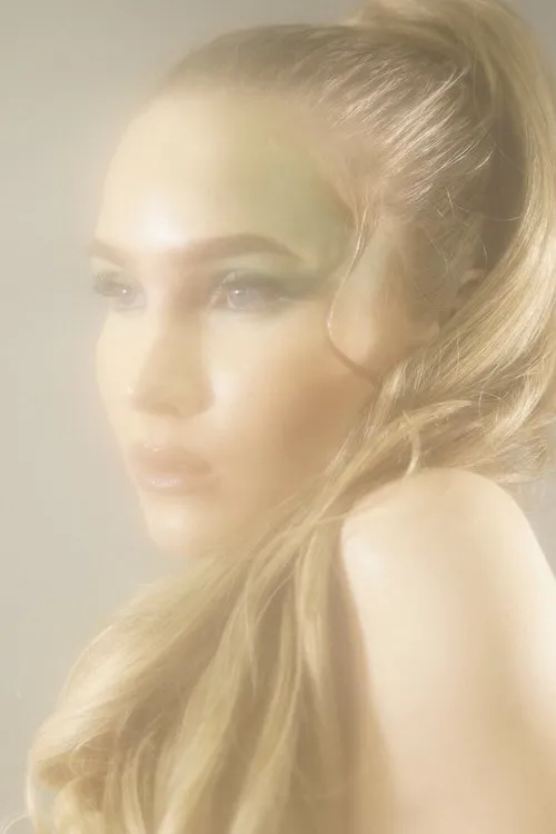 Savanna Small ha trabajado con Thea Gustafsson en 1 ocasiones