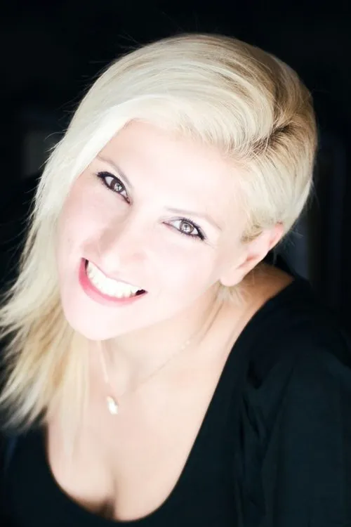 Foto de perfil del actor Theodora Voutsa en el reparto