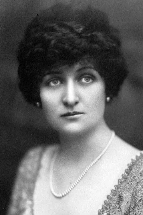 Theresa Maxwell Conover interpretando a Abigail