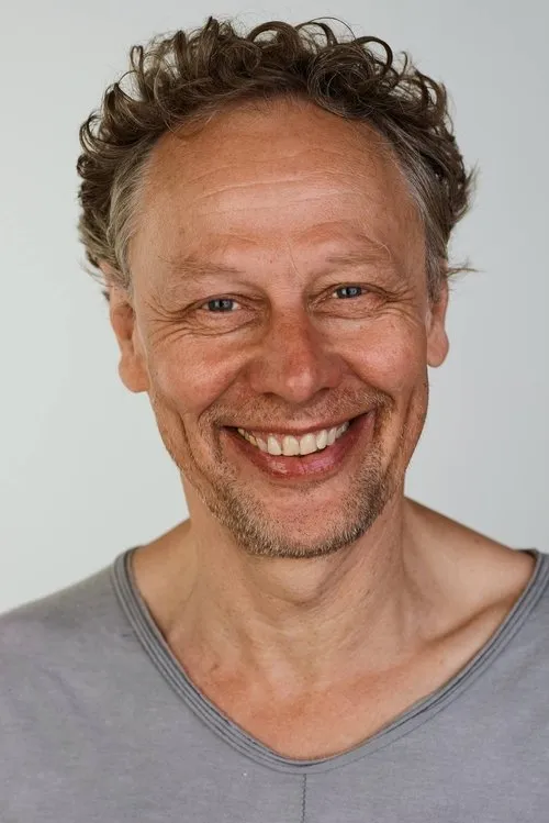 David Mayonga ha trabajado con Thomas Bading en 1 ocasiones