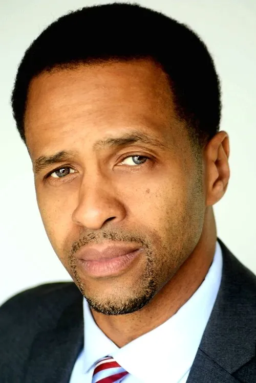 Thomas Bell interpretando a Sweet