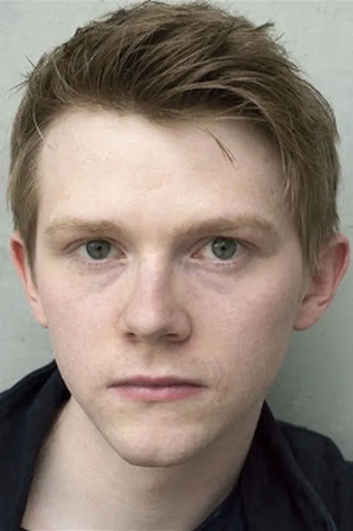 Thomas Doret interpretando a Gabriel